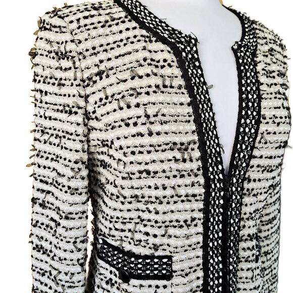 ST. JOHN Knit Ribbon Tweed Jacket Size 4 Zip Front Ivory Black Collarless Blazer - Picture 2 of 11